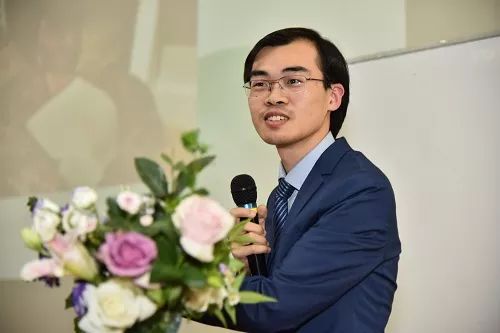 精彩回顾5|优秀作者感言:姚灏讲述《每一颗大脑都值得尊重》背后的故事 精彩回顾5|优秀作者感言:姚灏讲述《每一颗大脑都值得尊重》背后的故事
