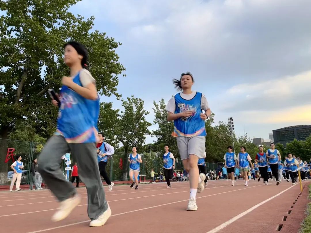 鸽声卅载，健心同行丨第四届“百城万人健心跑”在北京师范大学圆满收官