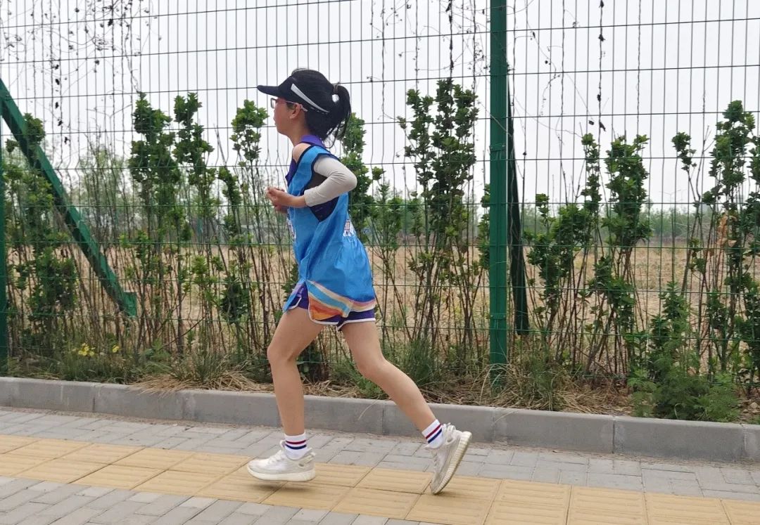 52.5公里穿越北京，各年龄段健心跑者接力传递健康身心“我爱我”